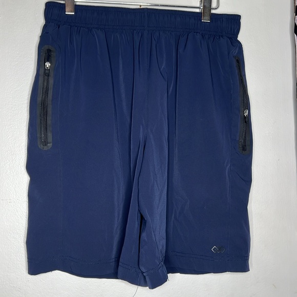Legend size medium men’s athletic shorts - Picture 3 of 6